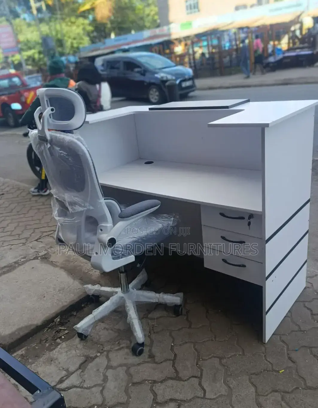 140cm Standing Reception Desk