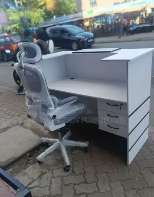 140cm Standing Reception Desk