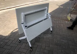 Moving Hand Office Table With Office Chair
