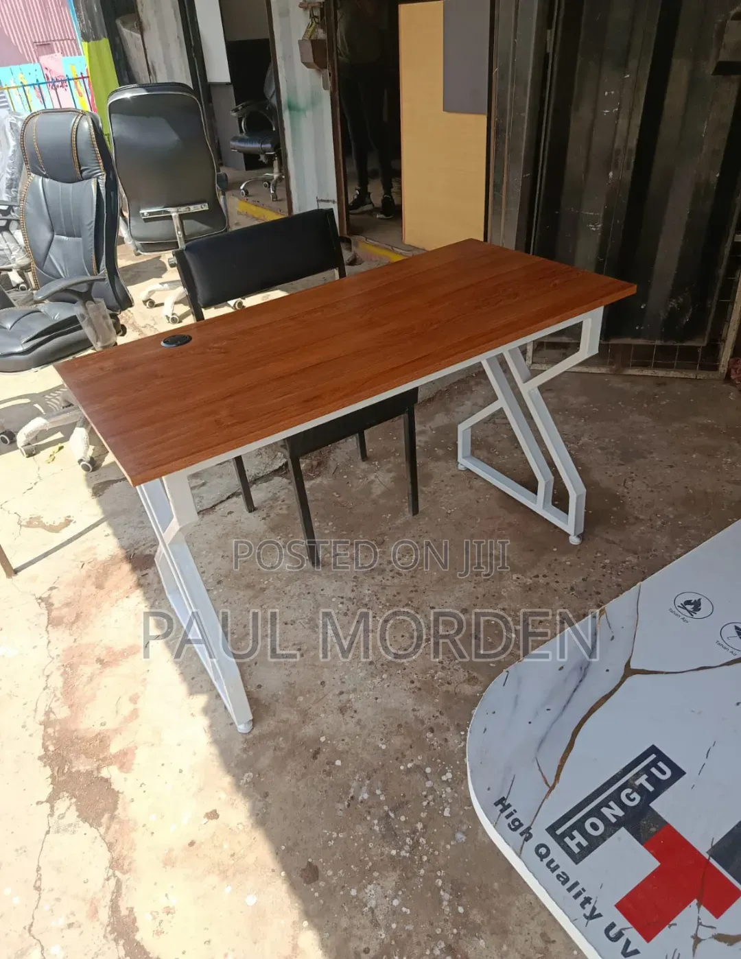 Office Table With Metallic Stands Frame