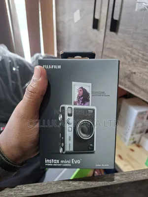 Fujifilm Instax Mini Evo + 10 Pack Films