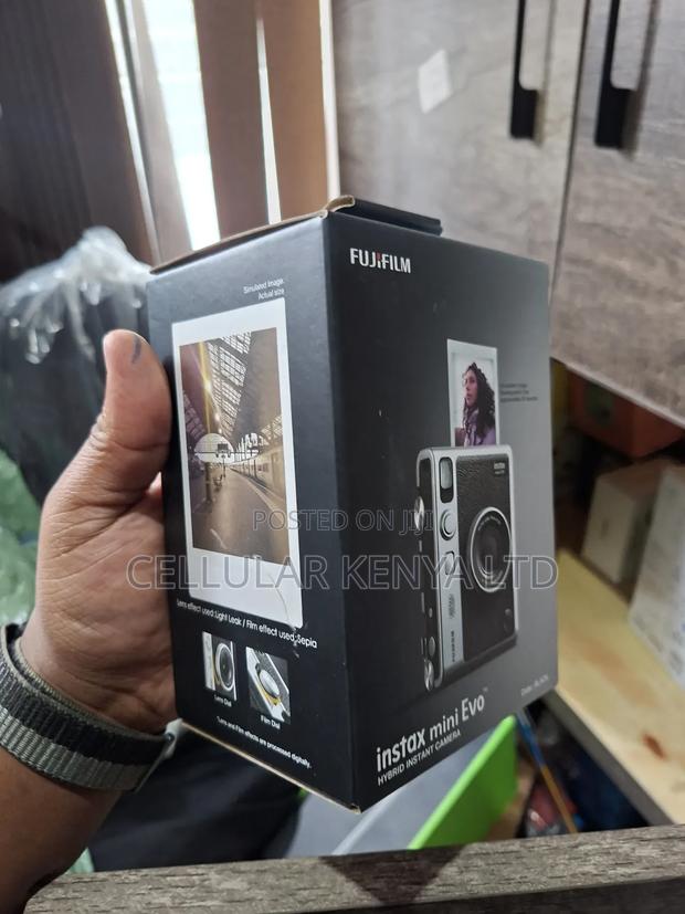 Fujifilm Instax Mini Evo + 10 Pack Films - thumbnail 2