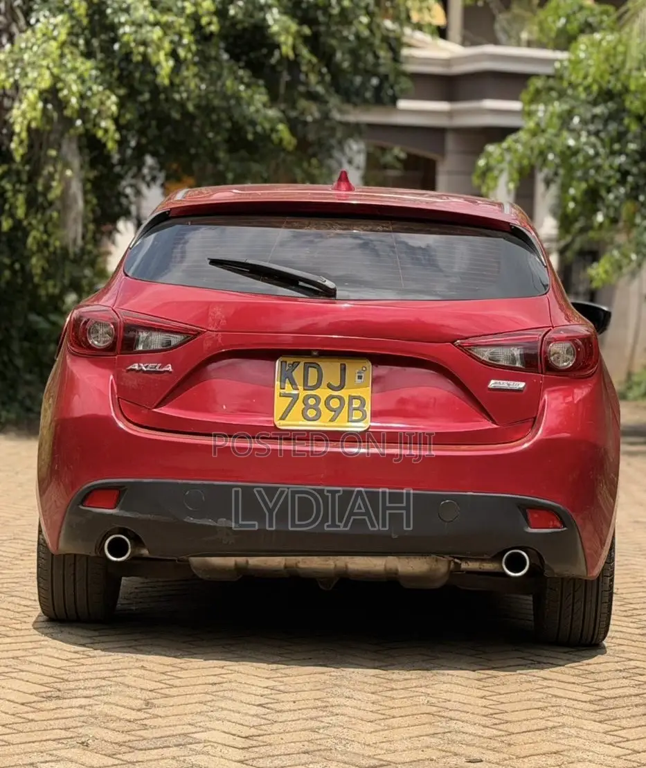 Mazda Axela 2015 Red