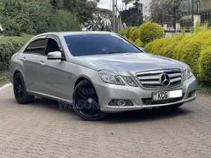 Mercedes-Benz E250 2010 Silver