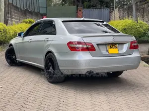 Mercedes-Benz E250 2010 Silver