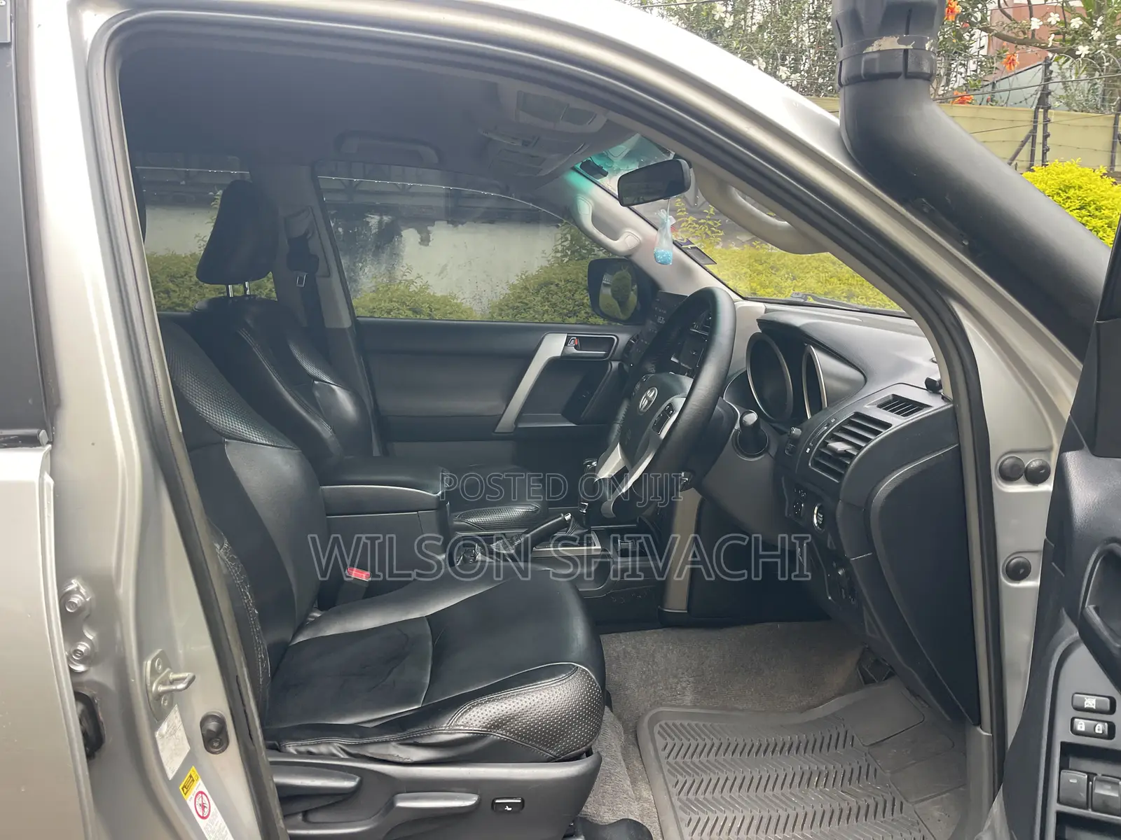 Toyota Land Cruiser Prado 2010 Silver