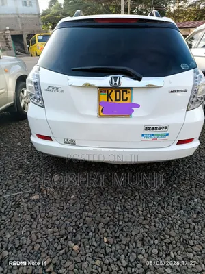 Honda Fit Shuttle 1.3 Hybrid 2WD 2013 White