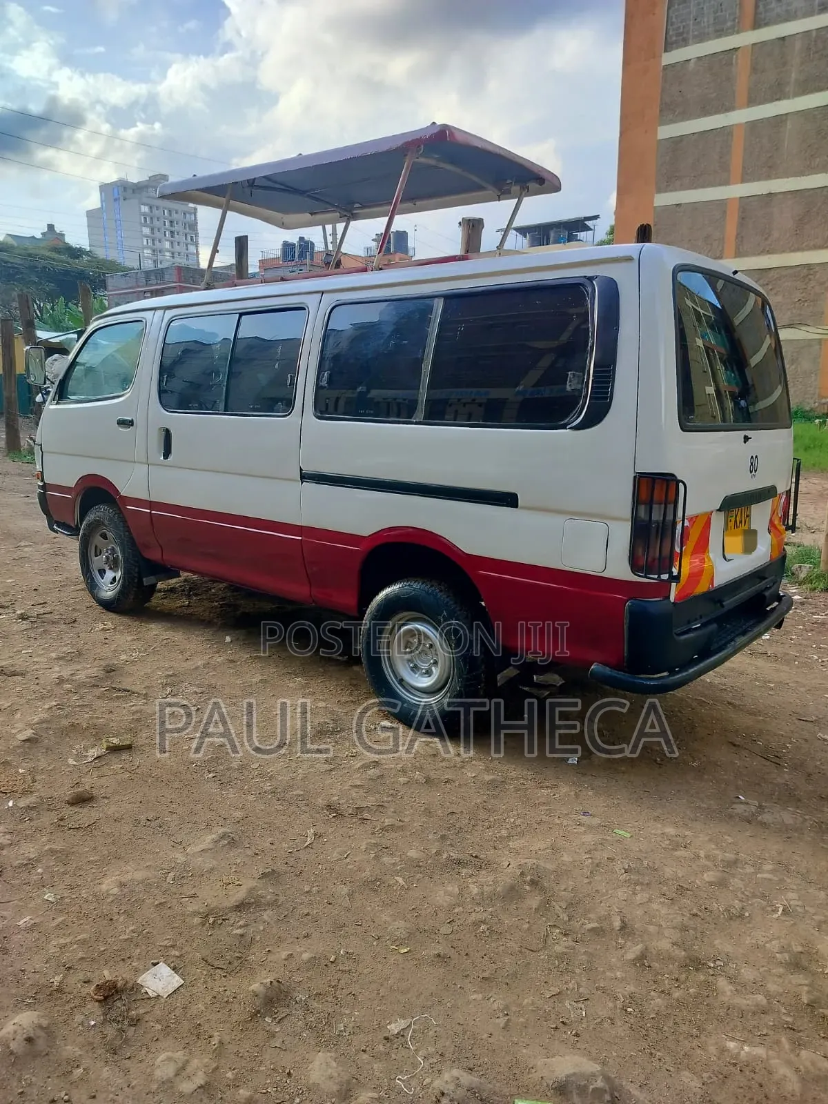 Toyota HiAce 2000 White