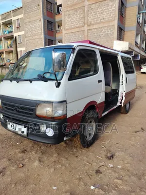Toyota HiAce 2000 White