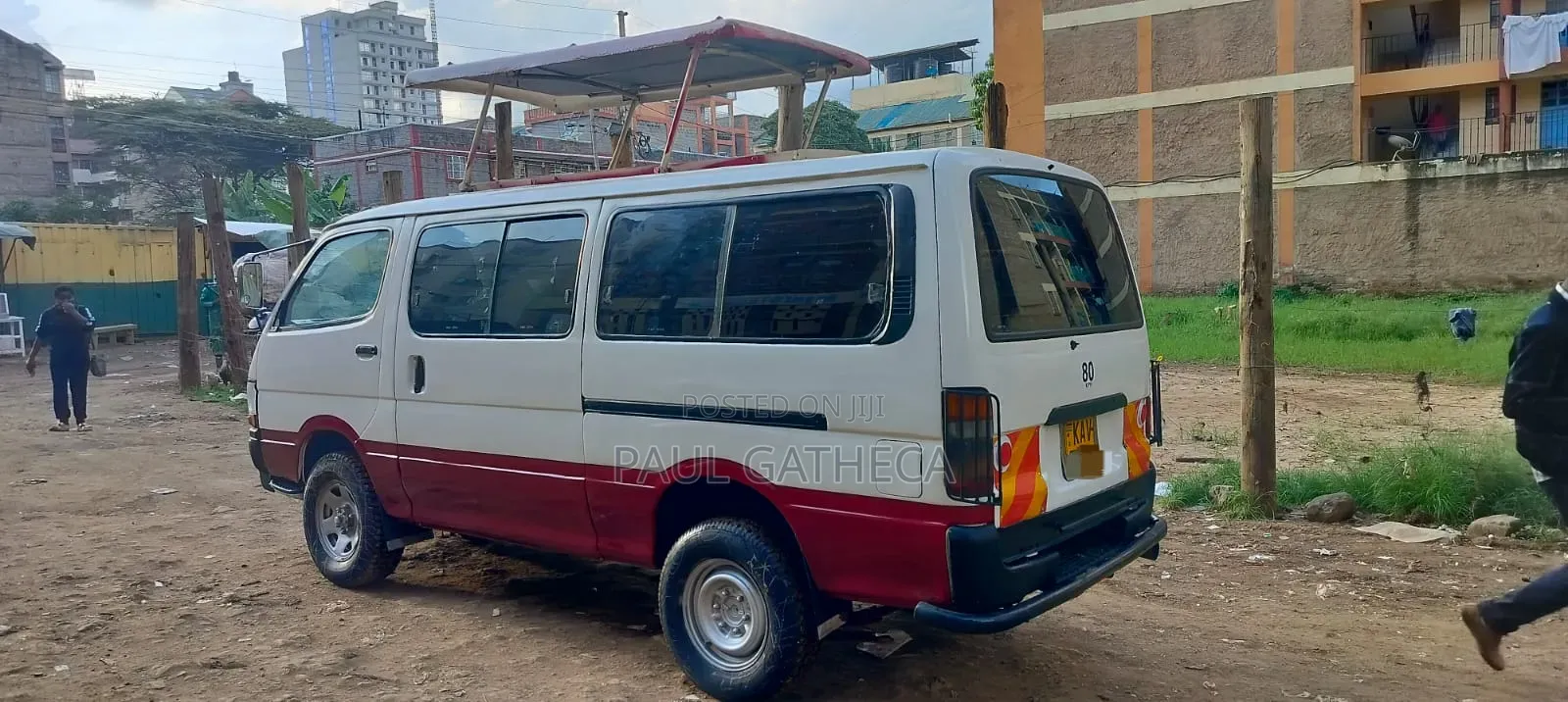 Toyota HiAce 2000 White