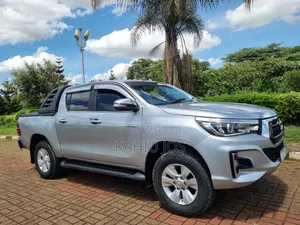 Toyota Hilux 2015 Silver