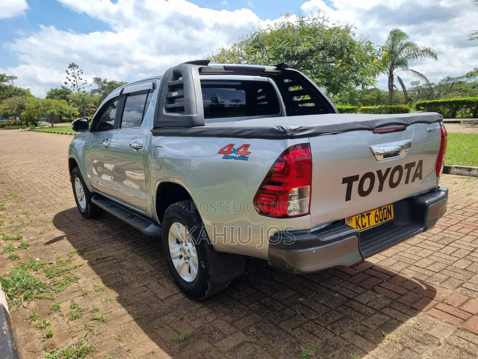 Toyota Hilux 2015 Silver