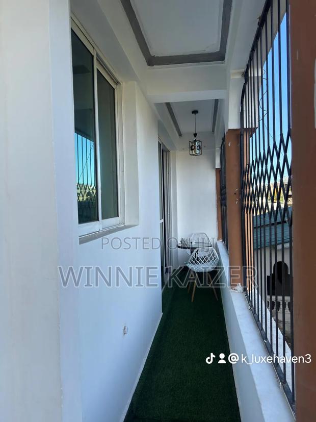 Real Estate - thumbnail 8