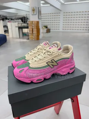 New Balance 1000 Sneakers in Baby-Pink Colourway.