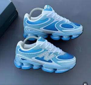 New Balance 2000 Absorb in *Blue White Colourway*