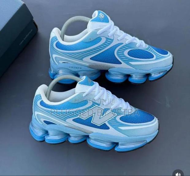 New Balance 2000 Absorb in *Blue White Colourway*