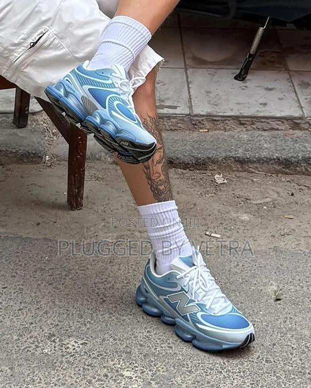 New Balance 2000 Absorb in *Blue White Colourway* - thumbnail 2