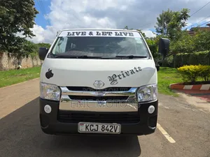 Toyota HiAce 2010 White