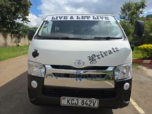 Toyota HiAce 2010 White