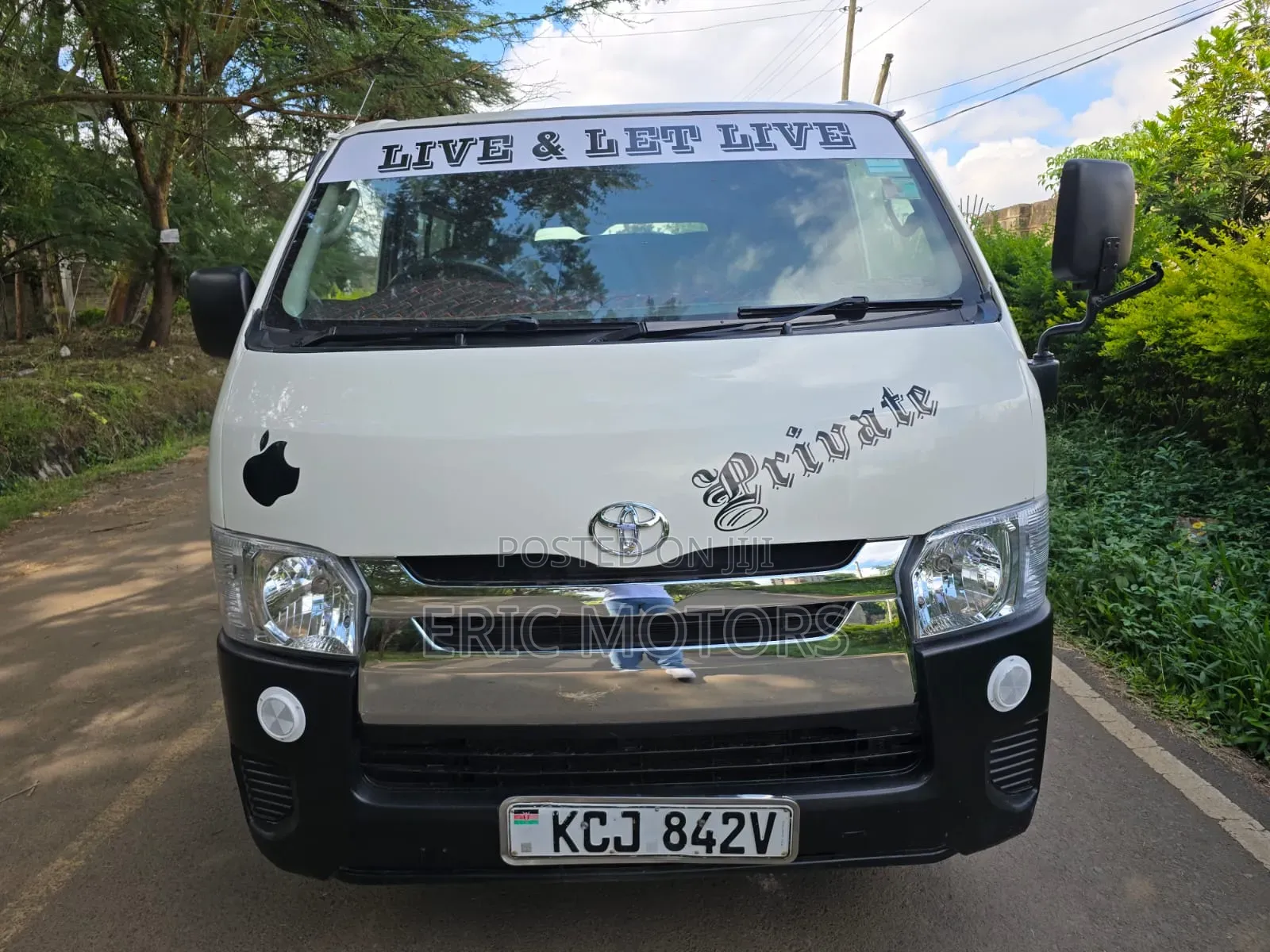 Toyota HiAce 2010 White