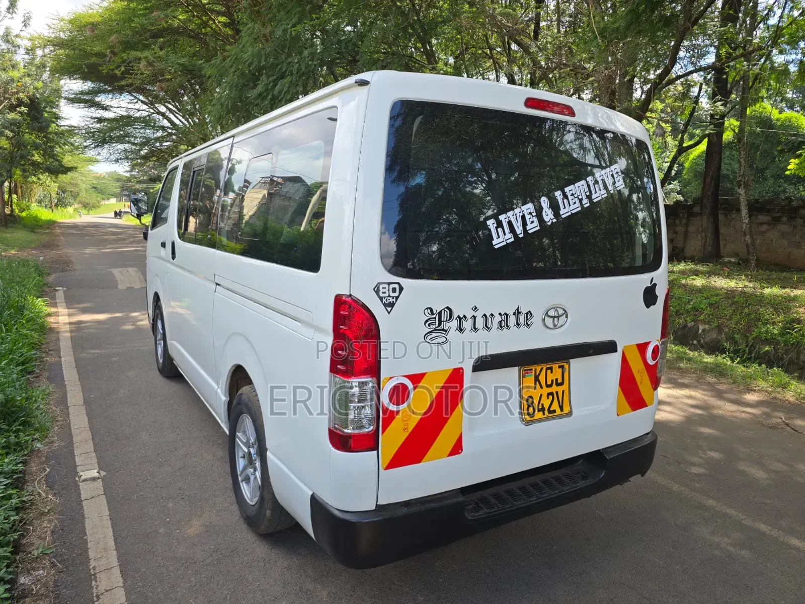 Toyota HiAce 2010 White