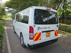 Toyota HiAce 2010 White