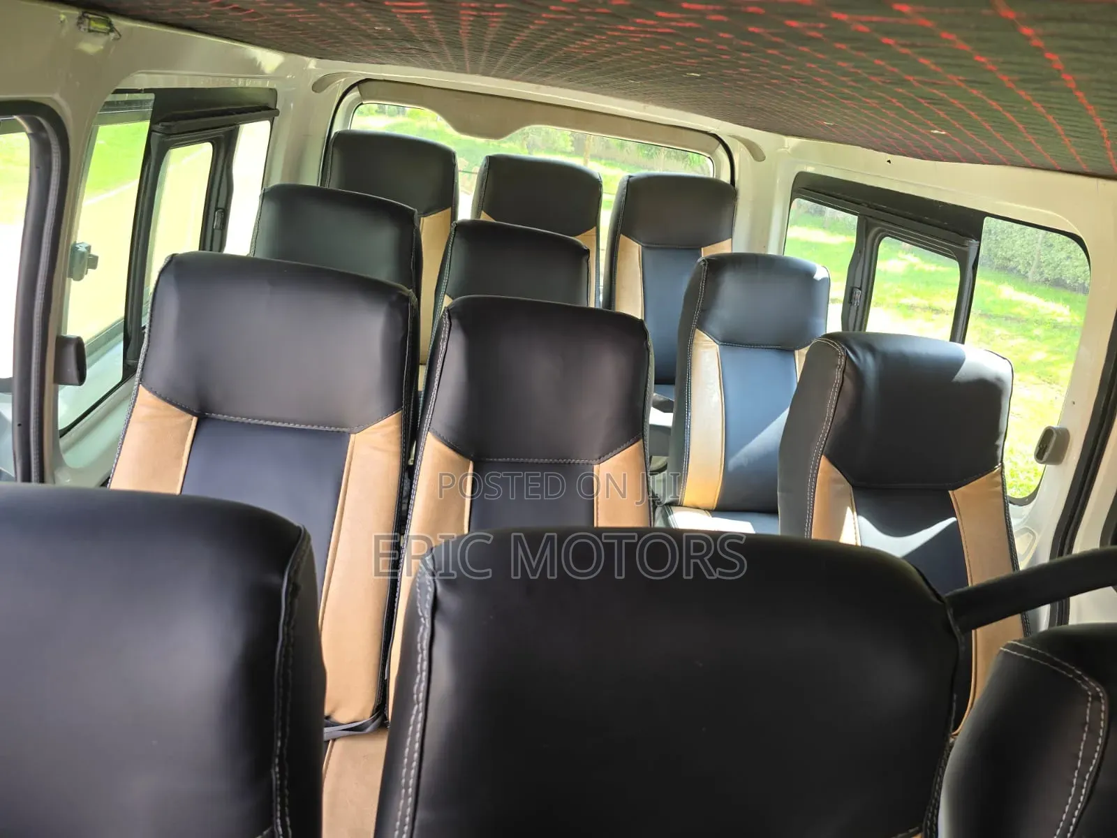 Toyota HiAce 2010 White
