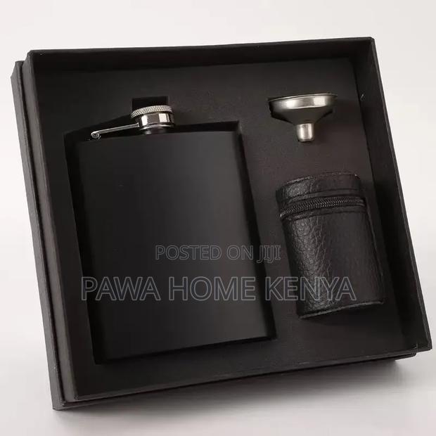 Whiskey Flask Gift Set With 4 Tumblers - thumbnail 2