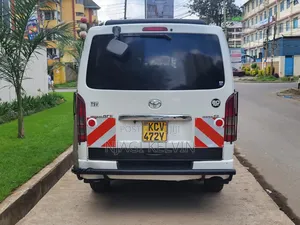 Toyota HiAce 2012 White