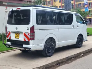 Toyota HiAce 2012 White