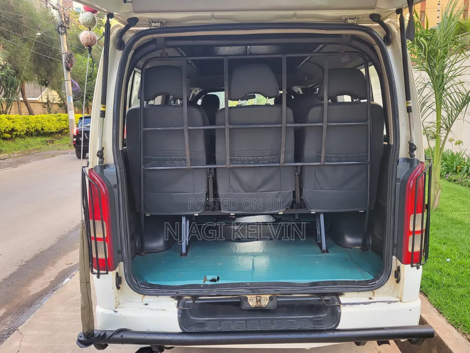 Toyota HiAce 2012 White
