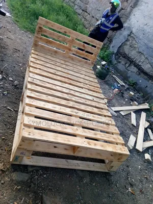 4*6 Pallet Bed . Pallet Bed Torched 011blazed