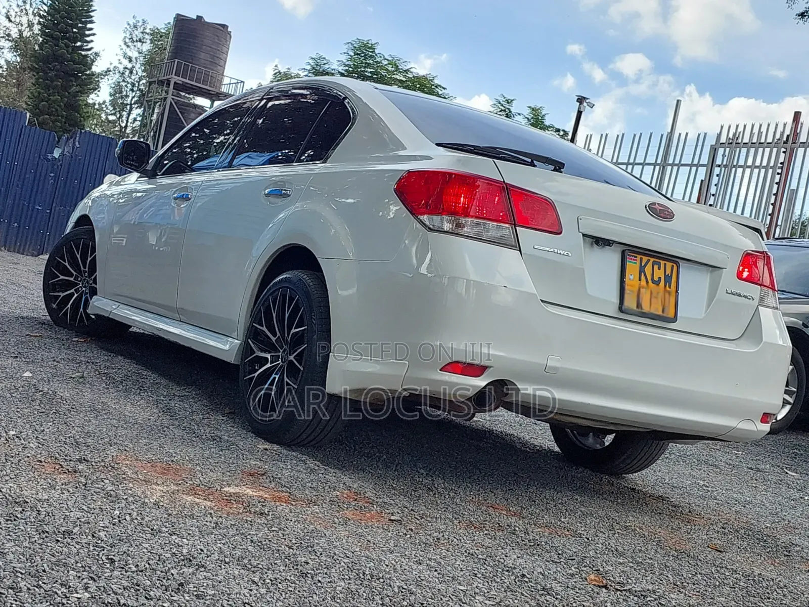Subaru Legacy 2013 Pearl