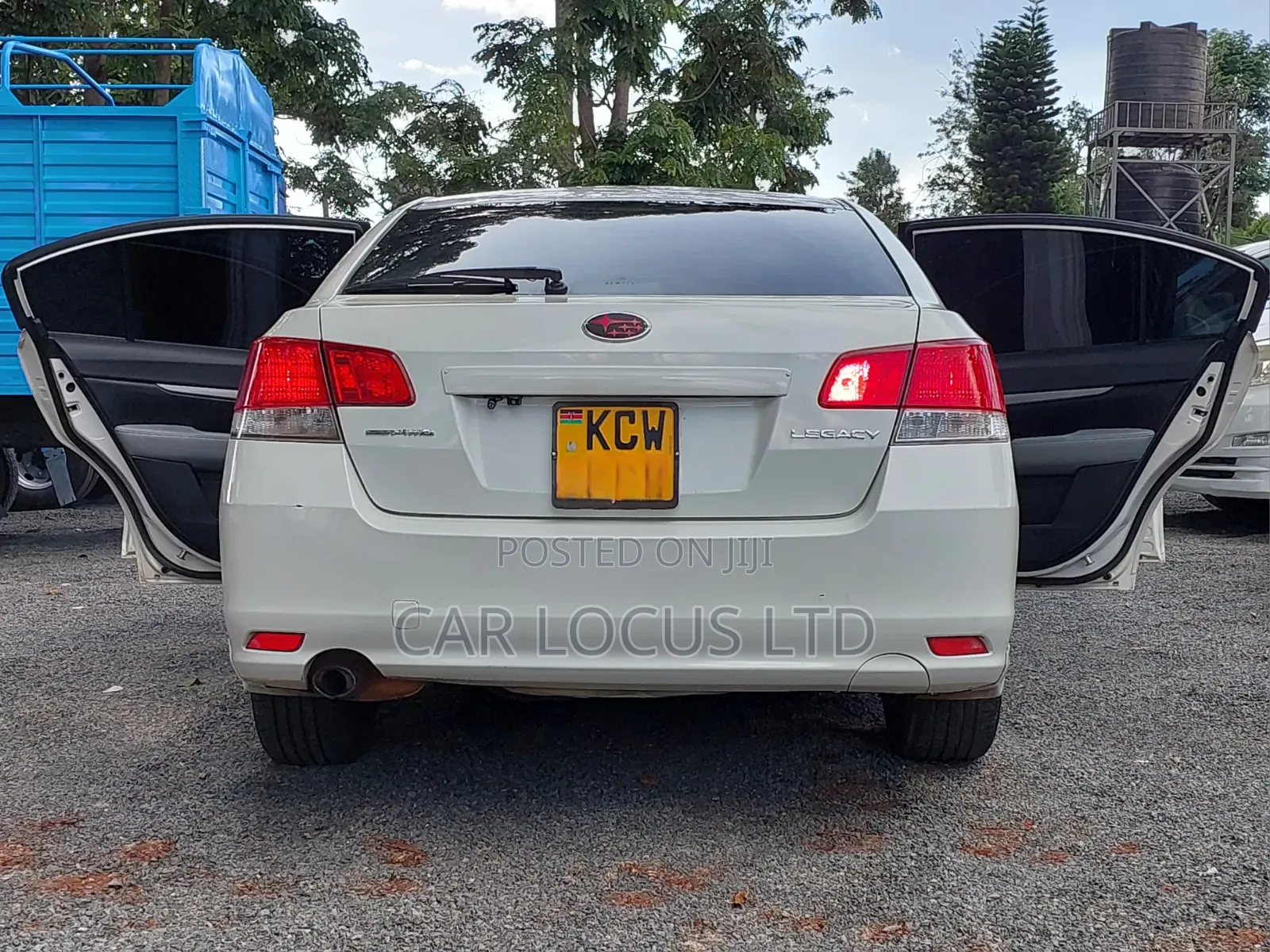Subaru Legacy 2013 Pearl