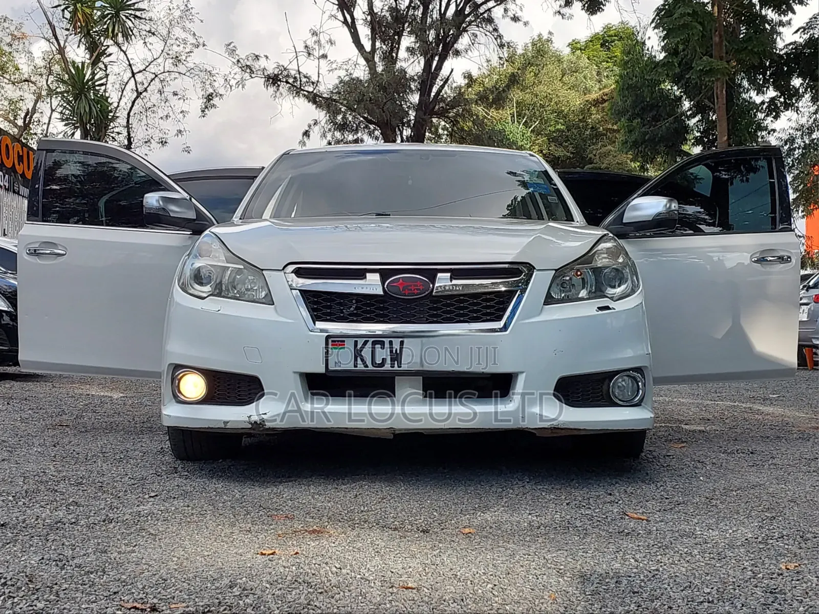 Subaru Legacy 2013 Pearl
