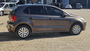 Volkswagen Polo 2015 Brown