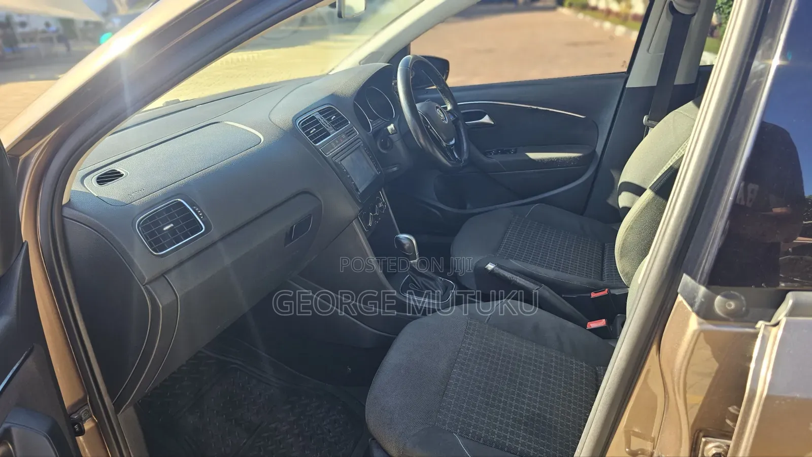 Volkswagen Polo 2015 Brown