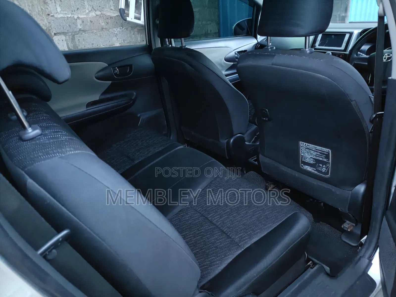 Toyota Wish 2011 Silver