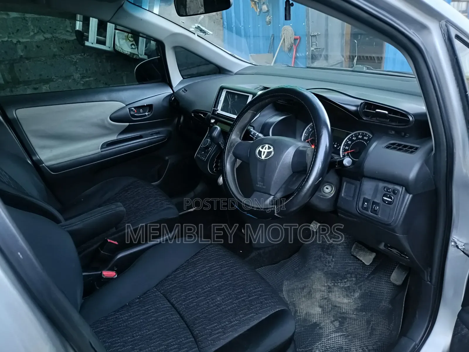 Toyota Wish 2011 Silver