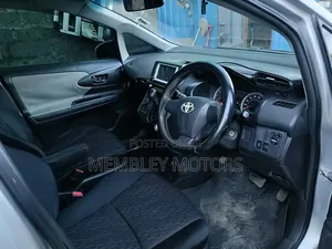 Toyota Wish 2011 Silver