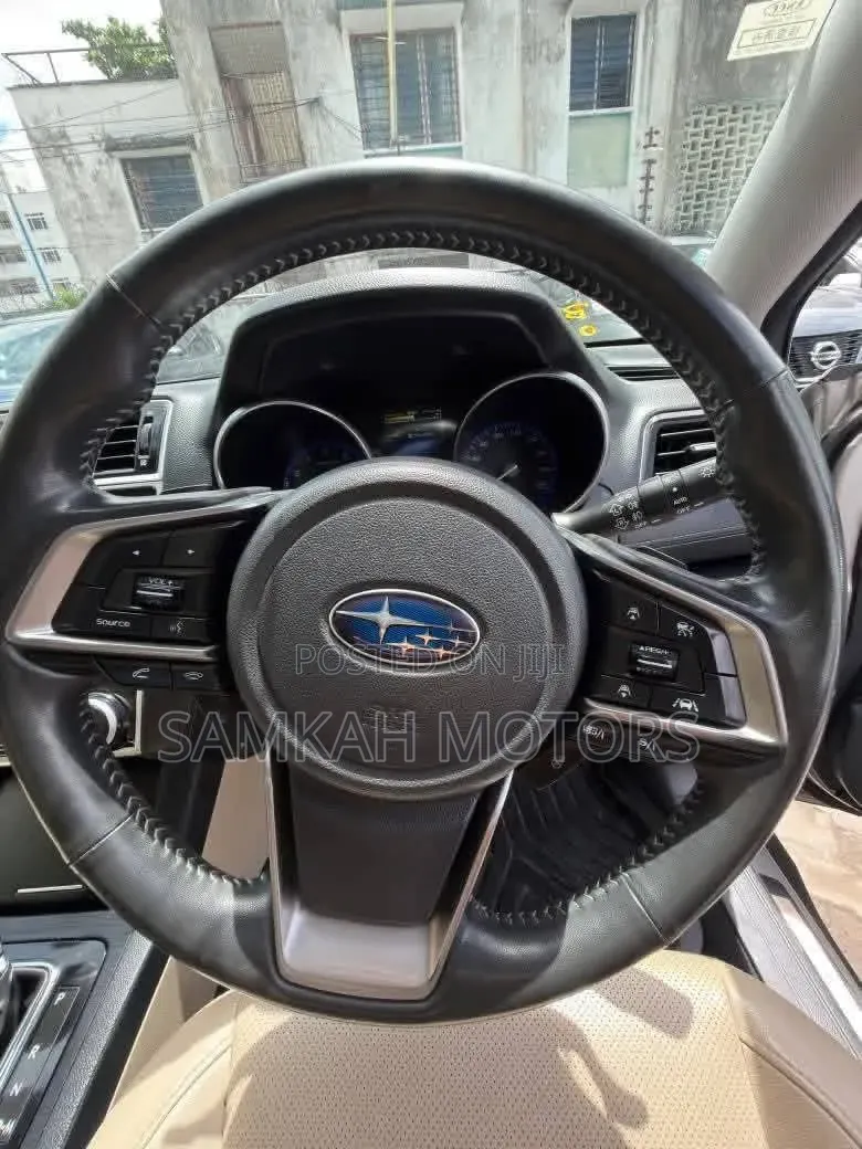 Subaru Outback 2019 Gold
