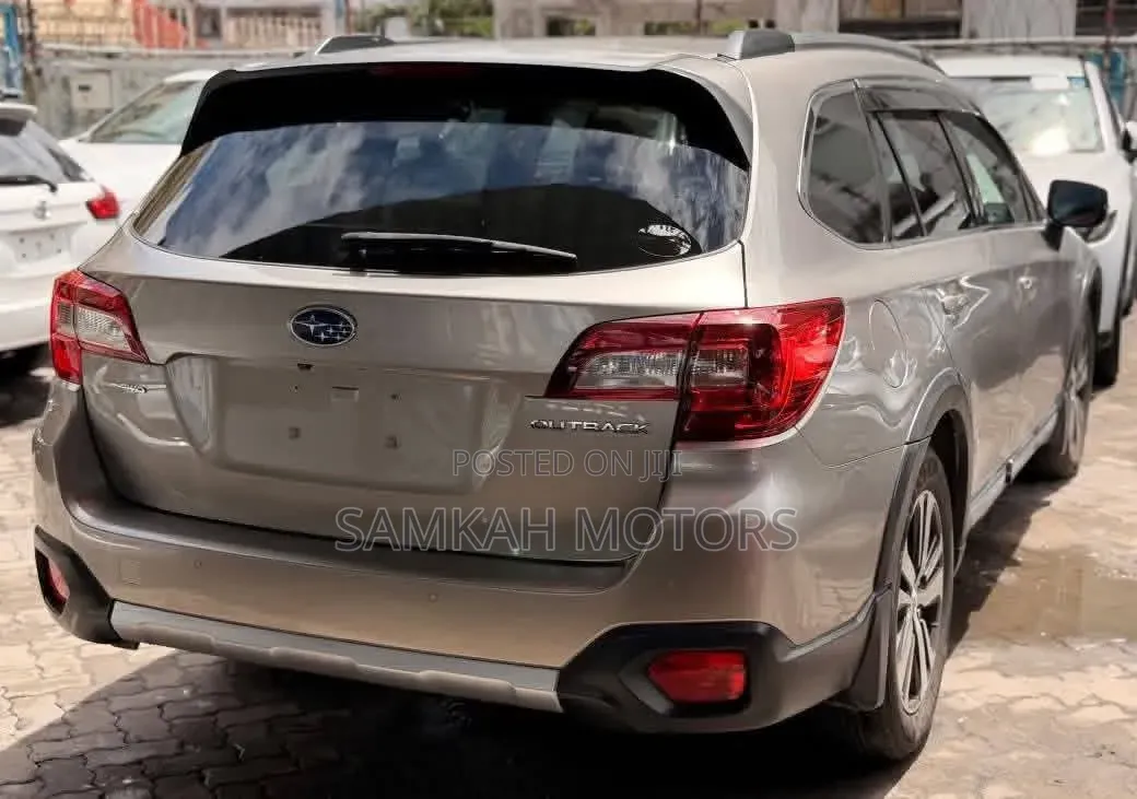 Subaru Outback 2019 Gold