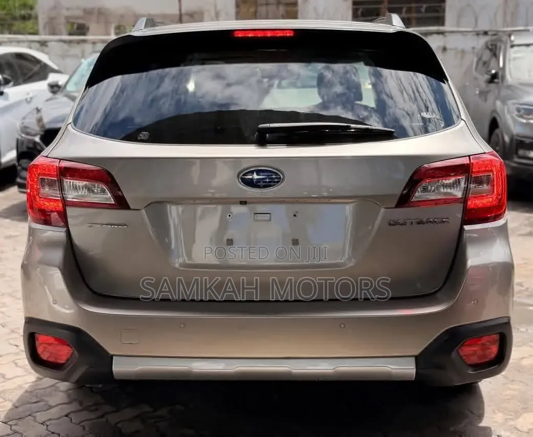 Subaru Outback 2019 Gold