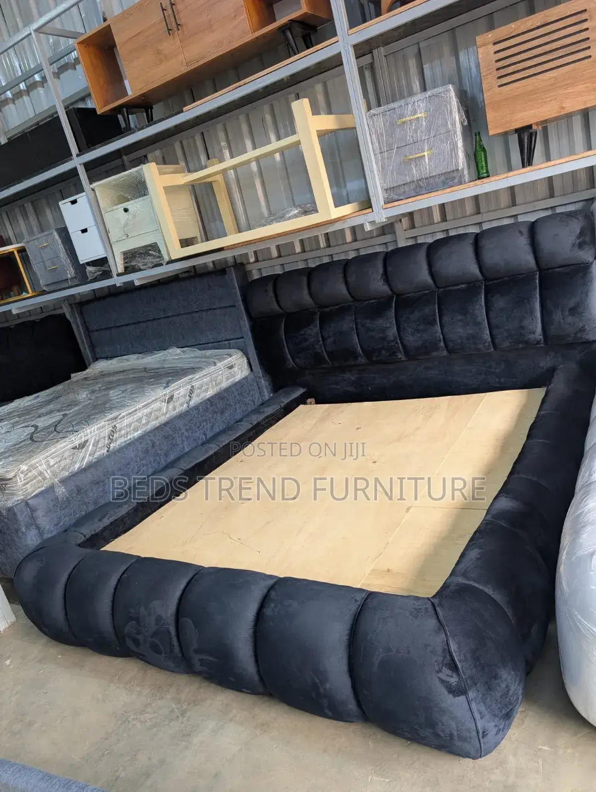 5by6 Obsidian Bubble Black Bed