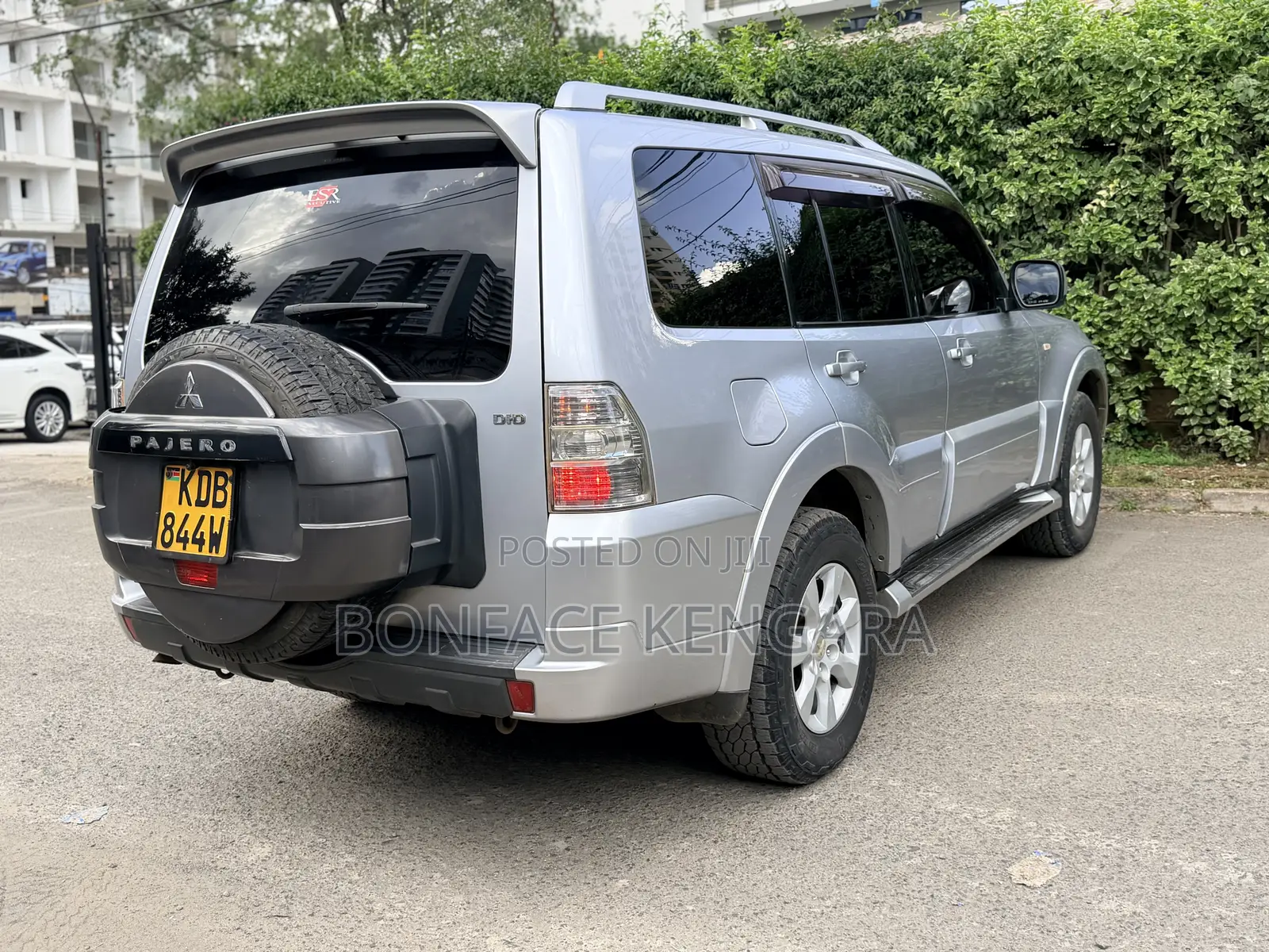 Mitsubishi Pajero V80 3.2 DI-D 2015 Silver