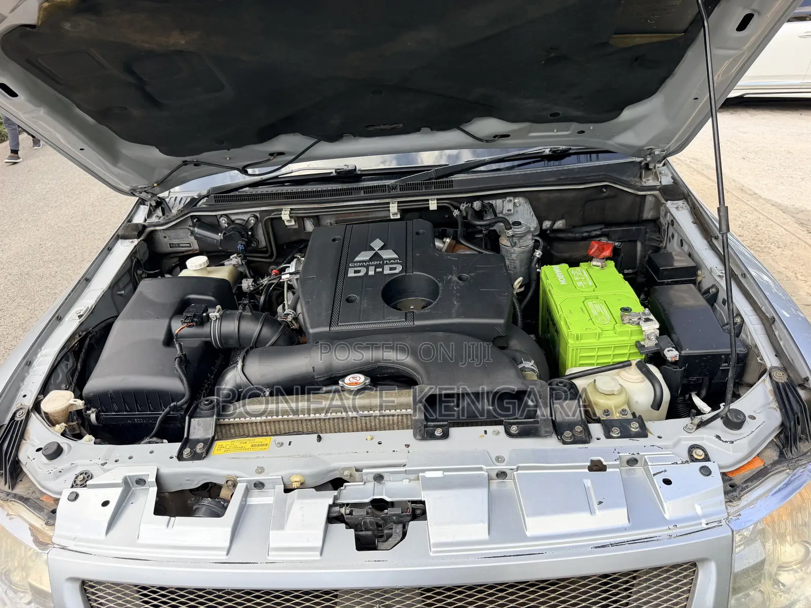 Mitsubishi Pajero V80 3.2 DI-D 2015 Silver