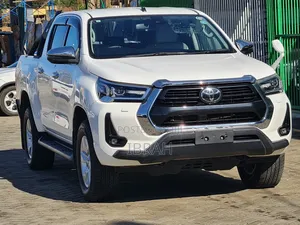 Toyota Hilux 2021 White