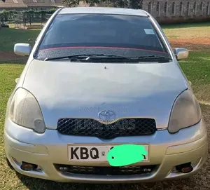 Toyota Vitz 2005 Silver