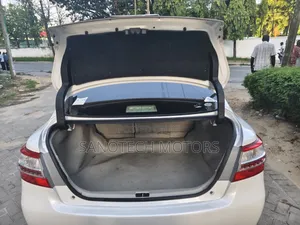 Toyota Premio 2011 White
