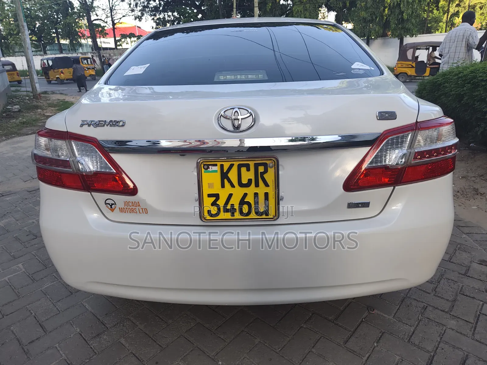 Toyota Premio 2011 White